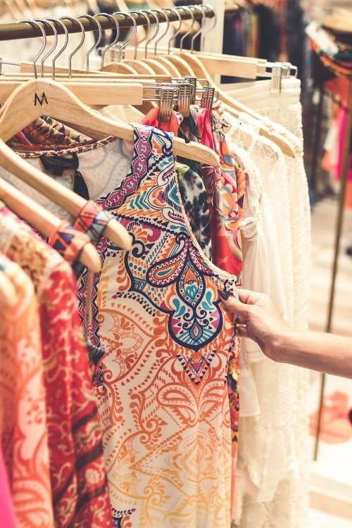 5 Factors to Consider When Buying Women Dresses