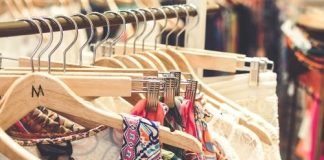 5 Factors to Consider When Buying Women Dresses